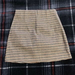 Princess Polly teigan brown mini skirt size Small / Medium never worn